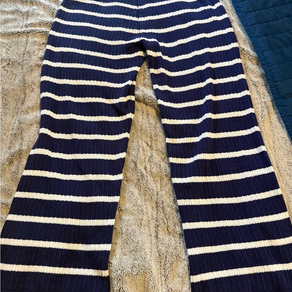 (NWT)Navy and White Striped Knit Pants